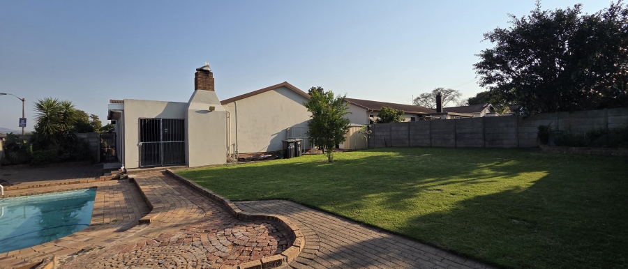 4 Bedroom Property for Sale in Brackenfell South Western Cape